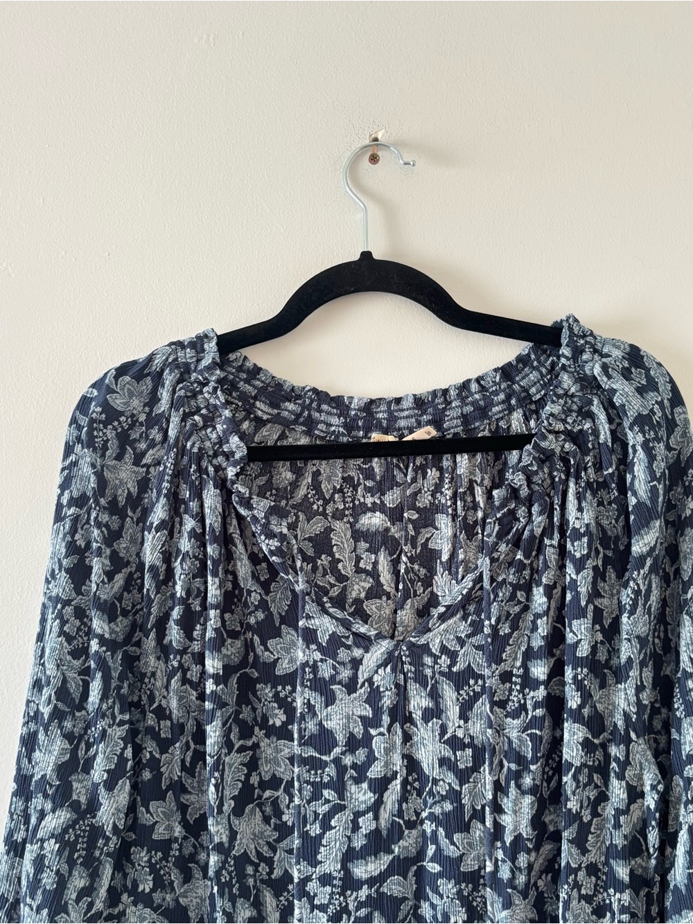 Faherty Emery Top Blue Floral Blouse Long Sleeve Peasant Ruffle Relaxed Fit - Picture 4 of 7